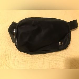 Lululemon Everywhere Belt Bag